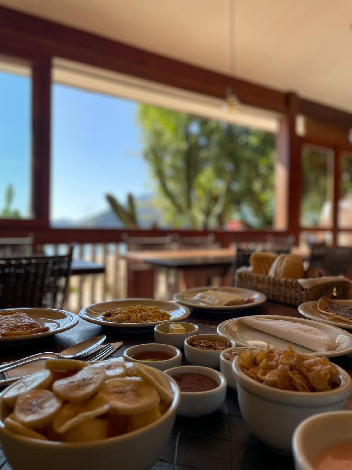 Pousada E Restaurante O Pescador Vila do Abraao Екстер'єр фото